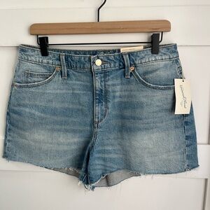 UNIVERSAL THREAD | NWT High Rise Shortie Denim Shorts 2” inseam sz 12